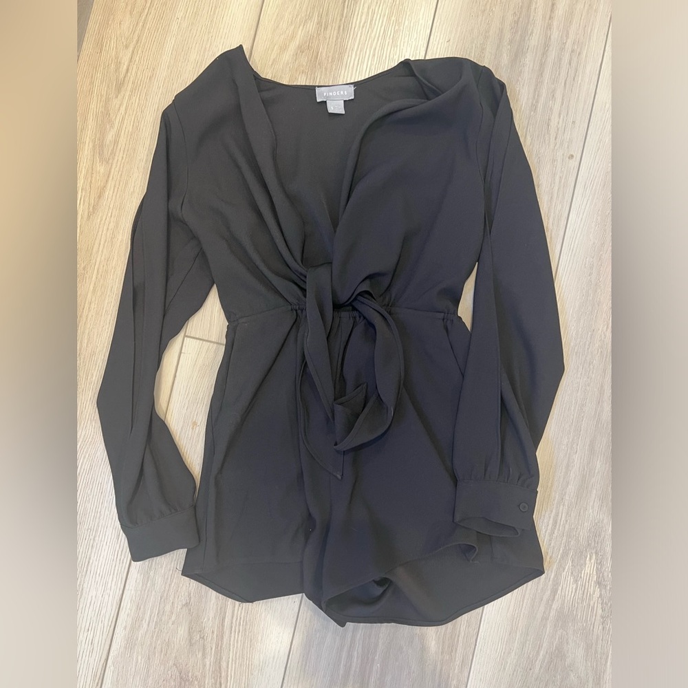 Finders open sleeve black romper